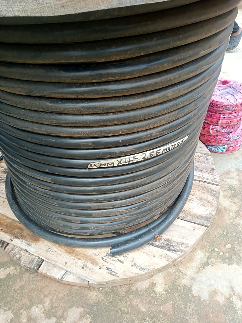 Drum of 25mm² four core power cable
